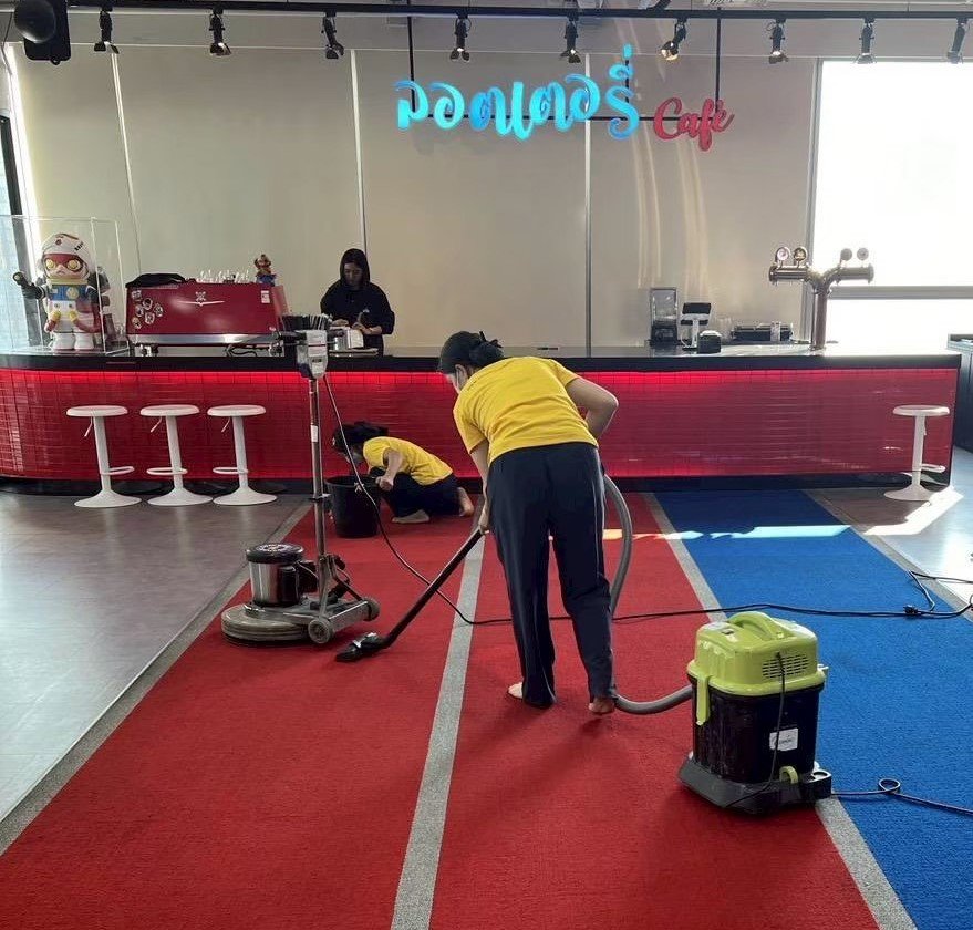 คืนความสะอาดสดชื่นให้พื้นที่สำนักงานด้วยบริการซักพรมและเฟอร์นิเจอร์ครบวงจร