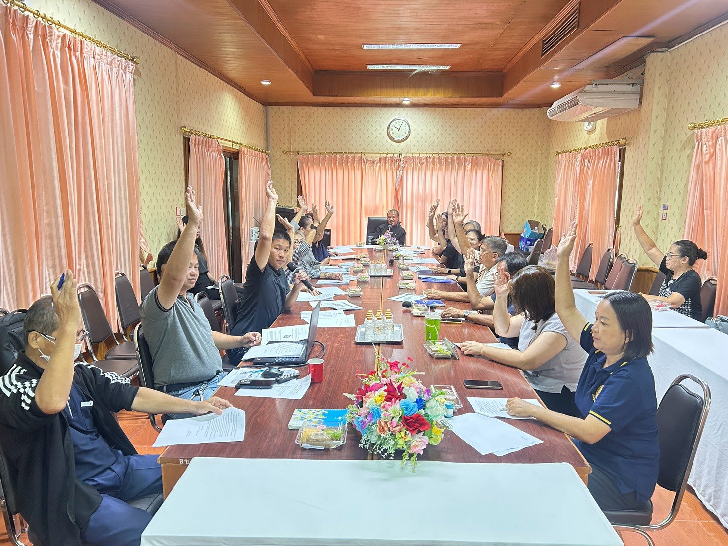 ประชุมคณะกรรมการบริหารศศุนย์พัฒนาคุณภาพชีวิตและส่งเสริมอาชีพผู้สูงอายุ (ศพอส)