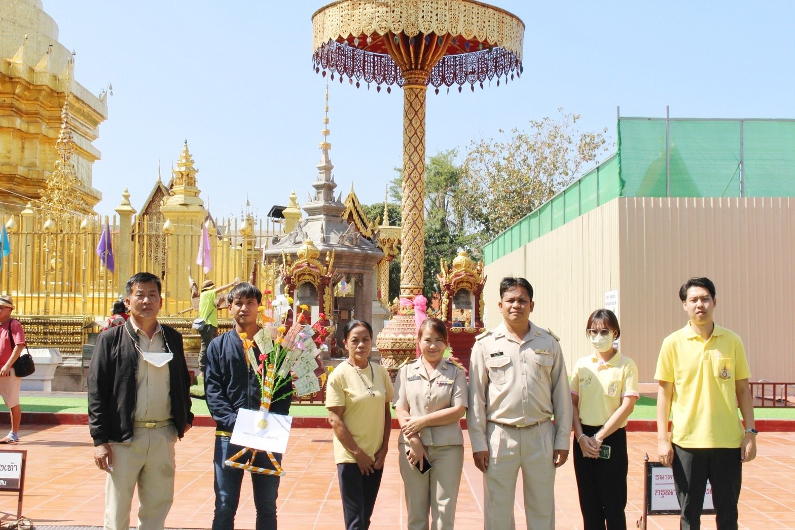 เข้าร่วมพิธีทอดผ้าป่าสามัคคี