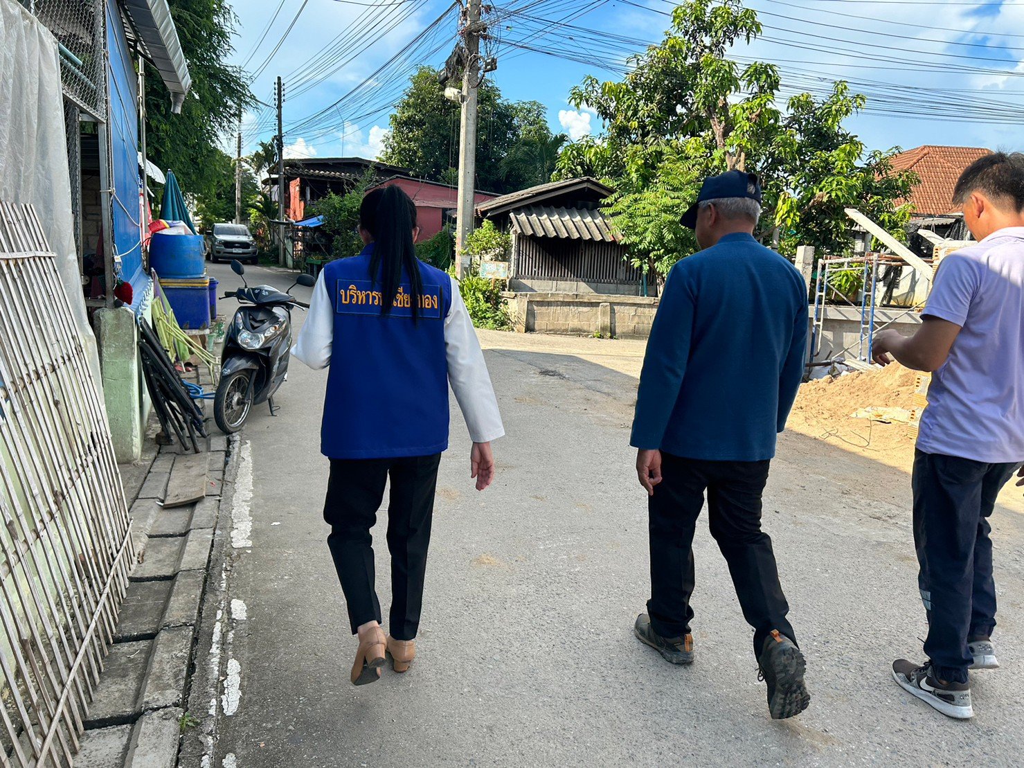 ร่วมลงพื้นที่สำรวจความเสียหายและเยี่ยมผู้ได้รับผลกระทบจากลำน้ำทาไหลกัดเซาะกำแพงบ้านเรือนราษฎร