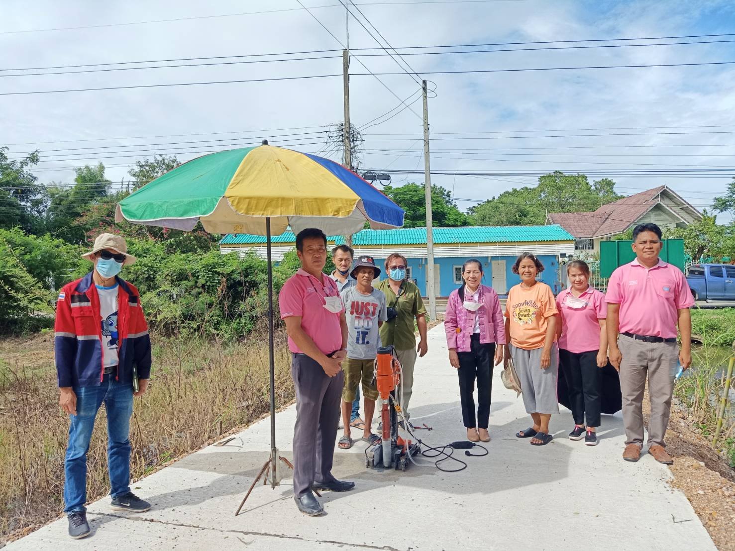 ลงพื้นที่ตรวจรับงานจากผู้รับจ้าง โครงการคอนกรีตเสริมเหล็ก ซอยตรงข้าม หอปูไข่ บ้านป่าซางน้อย ตำบลบ้านแป้น อำเภอเมือง จังหวัดลำพูน