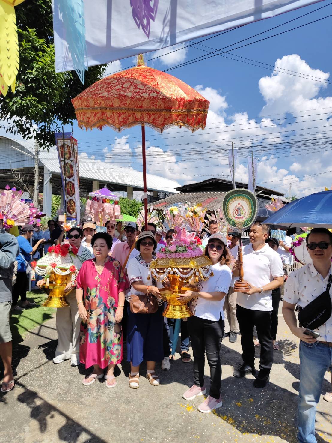 ร่วมทำบุญทอดกฐินสามัคคีเพื่อสมทบทุนปรับปรุงฌาปนสถาน (ป่าช้าบ้านสันมะกรูด)