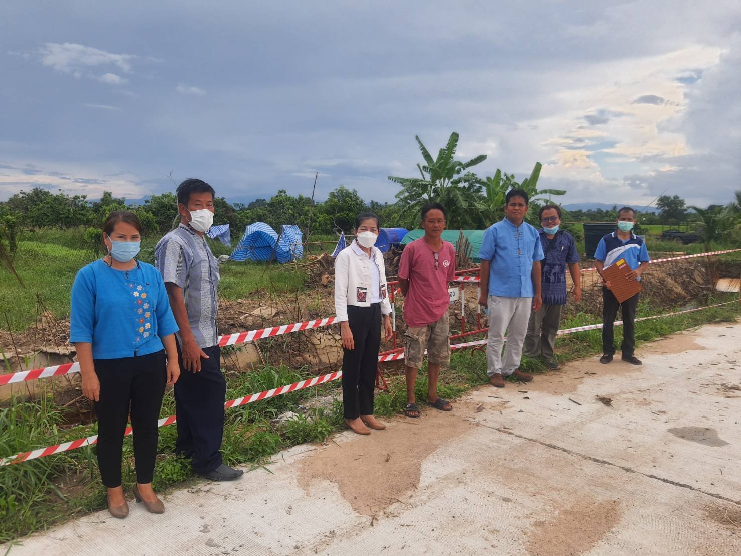 ลงพื้นที่ติดตามและสำรวจหน้างานการก่อสร้างโครงการ จ้างเหมา ซ่อมแซมดาดคอนกรีต คลองส่งน้ำ โรงสูบน้ำพลังไฟฟ้า หมู่ 2 บ้านสันมะกรูด