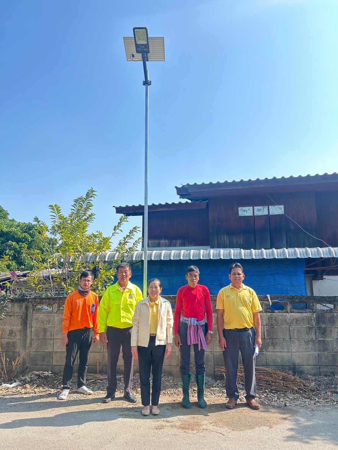 ลงพื้นที่ตรวจสอบจุดติดตั้งไฟโซล่าเซลล์ตามโครงการจัดการจุดเสี่ยงเพื่อลดอุบัติเหตุทางถนน