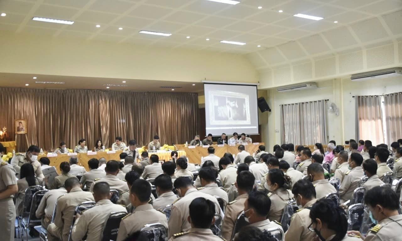 เข้าร่วมการประชุมหัวหน้าส่วนราชการ