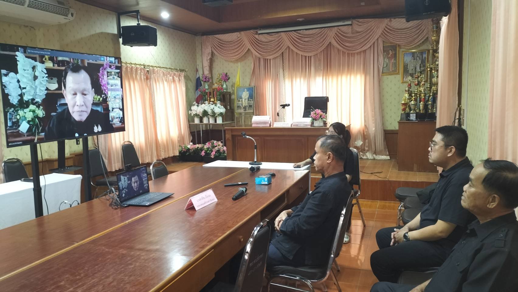 เข้าร่วมประชุมชี้แจงกับคณะกรรมาธิการวิสามัญพิจารณาร่างพระราชบัญญัติงบประมาณรายจ่ายประจำปีงบประมาณ พ.ศ. 2570