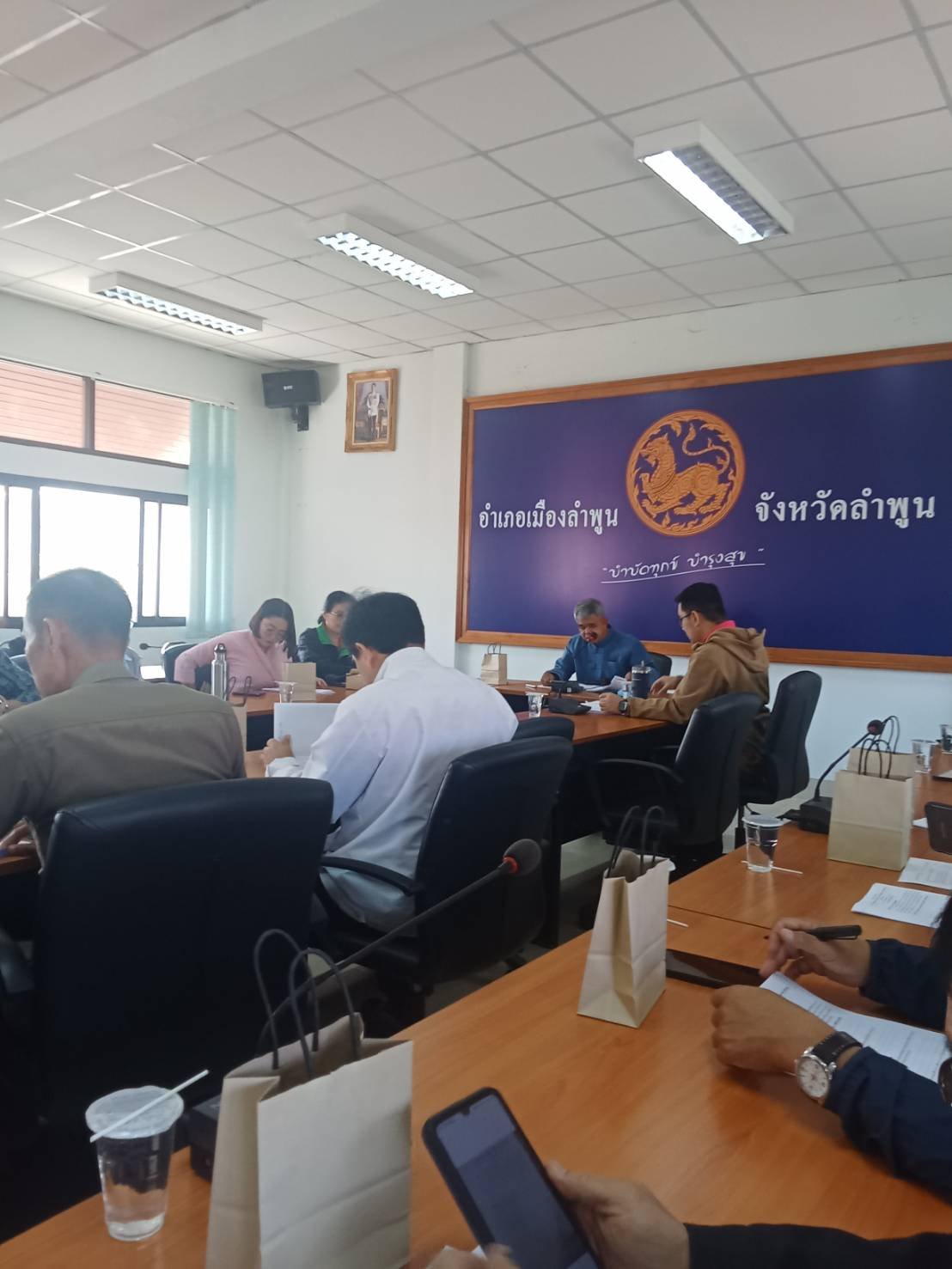 เข้าร่วมประชุมคณะทำงานศูนย์ปฏิบัติการป้องกันและลดอุบัติเหตุทางถนนอำเภอเมืองลำพูน