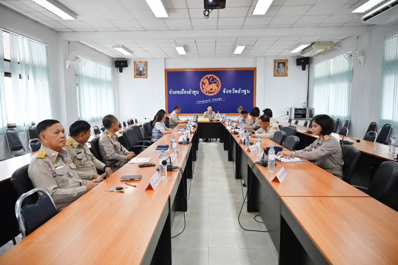 เข้าร่วมการประชุมมอบนโยบายของนายภูมิธรรม เวชยชัย รองนายกรัฐมนตรีและรัฐมนตรีช่วยว่าการกรระทรวงมหาดไทย