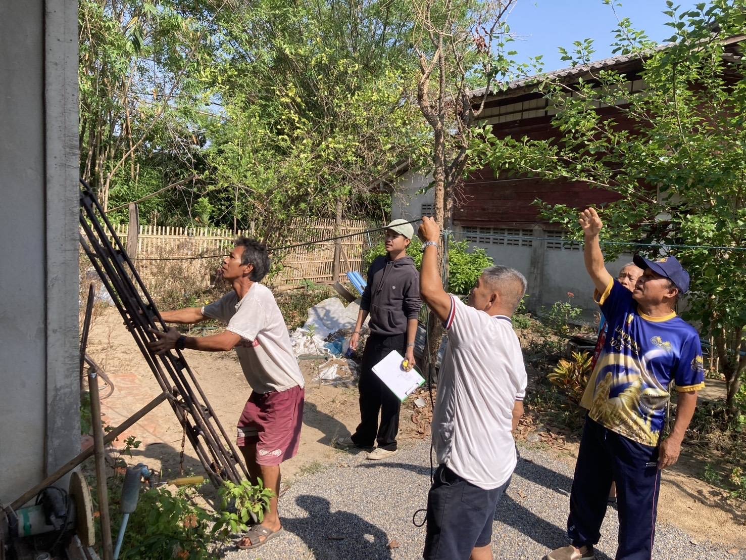 ลงพื้นที่สำรวจความต้องการซ่อมแซมและปรับปรุงที่อยู่อาศัยผู้สูงอายุและผุ้พิการ