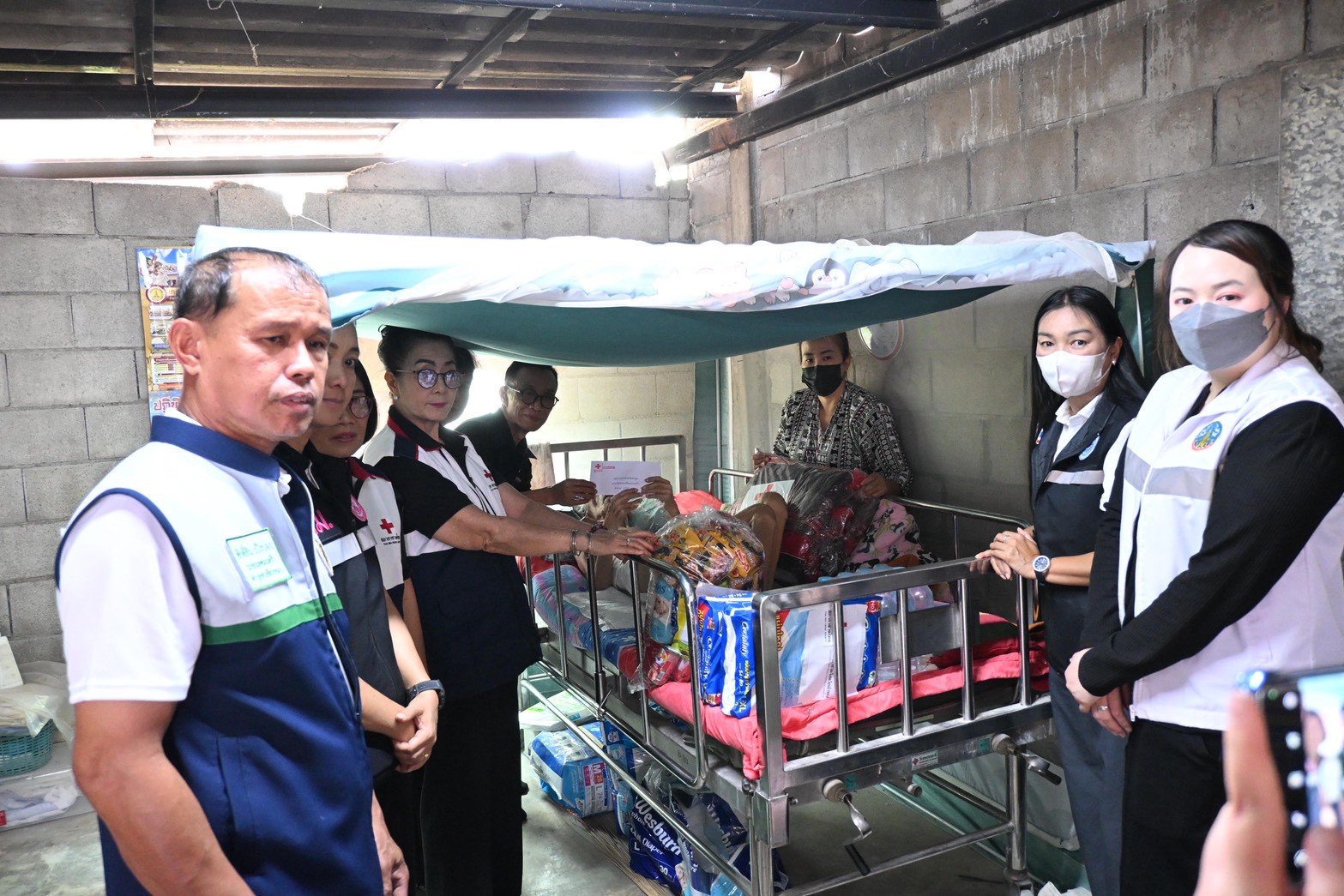 ลงพื้นที่เยี่ยมผู้ป่วย ผู้พิการ ผู้ยากไร้ ผู้ด้อยโอกาส และผู้ประสบปัญหาทางสังคม ในพื้นที่เทศบาลตำบลท่าเชียงทอง