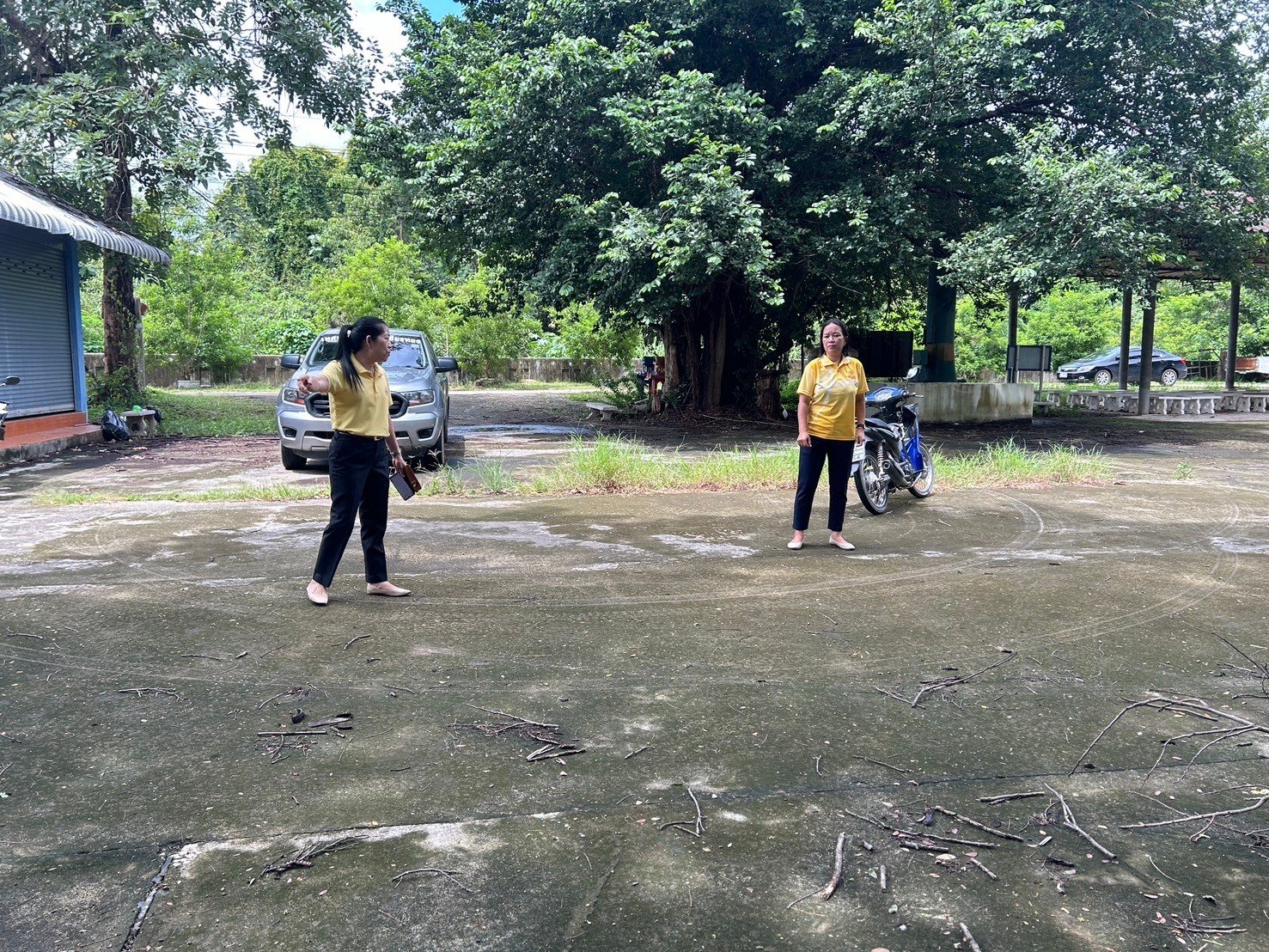 ลงพื้นที่สำรวจโครงการก่อสร้างอาคารโดมอเนกประสงค์สุสานบ้านแม่ทาหลง - ท่าศาลา หมู่ที่ 9