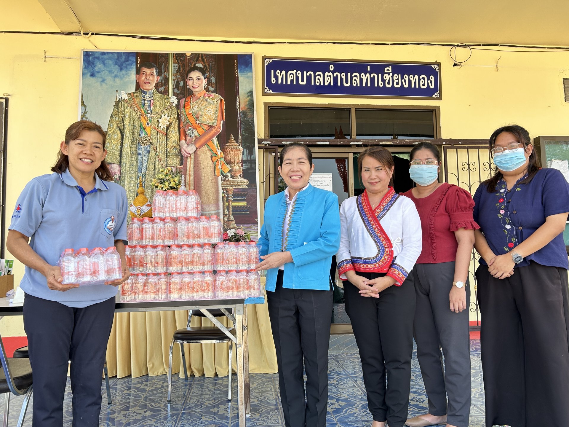 ส่งมอบน้ำดื่มเพื่อสนับสนุนงานประเพณีสรงน้ำอัฐิธาตุพระครูบวรสุขบท (ครูบาสุข ชาตสุโข) และเจดีย์ธาตุวัดป่าซางน้อย ประจำปี 2567
