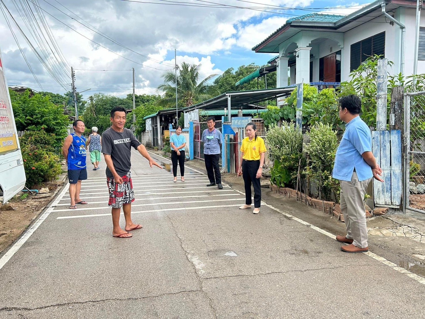 ลงพื้นที่สำรวจโครงการวางท่อระบายน้ำ แก้ปัญหาน้ำท่วมขังในชุมชน หมู่ที่ 9