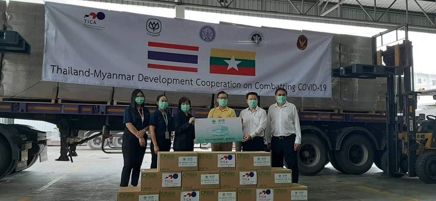 บริจาคหน้ากากอนามัยที่กระทรวงการต่างประเทศ   บริจาคหน้ากากอนามัยที่กระทรวงการต่างประเทศ