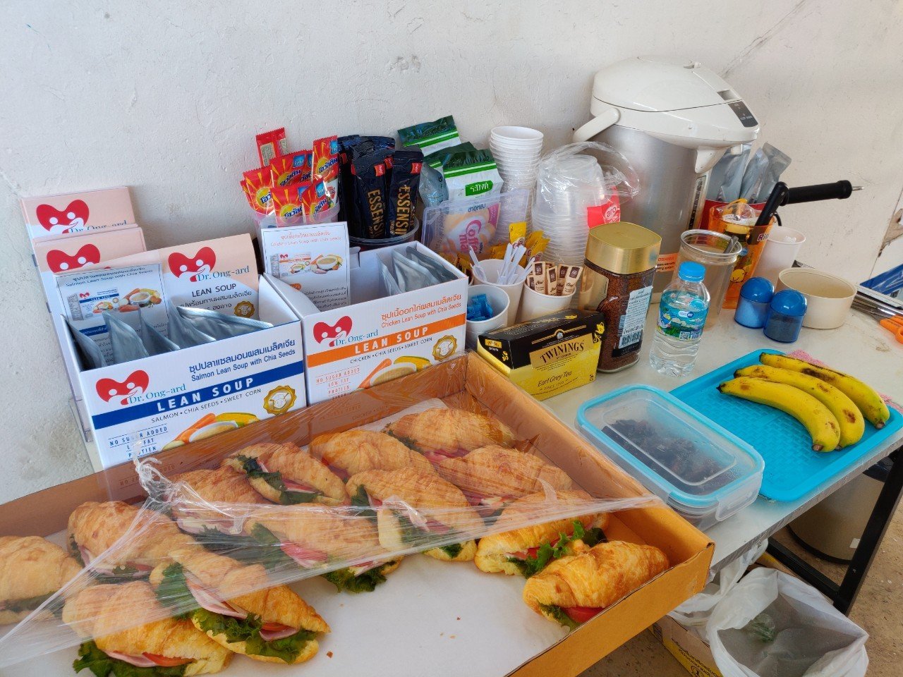 Dr.Ong-ard ร่วมสนับสนุนนักกีฬาว่ายน้ำ  Dr.Ong-ard ร่วมสนับสนุนนักกีฬาว่ายน้ำ