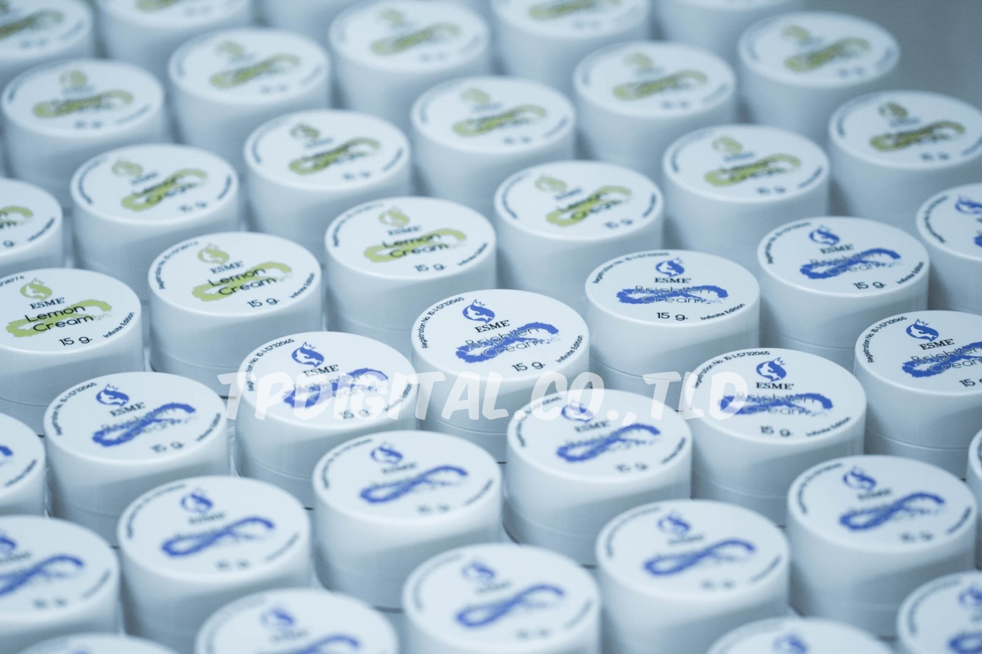 พิมพ์กระปุก รับพิมพ์สกรีนโลโก้ลงบนฝากระปุกสีขาว ลาย ESME Lemon Cream สกรีน 1 ด้าน เต็มชิ้นงาน พิมพ์กระปุก รับพิมพ์สกรีนโลโก้ลงบนฝากระปุกสีขาว ลาย ESME Lemon Cream สกรีน 1 ด้าน เต็มชิ้นงาน
