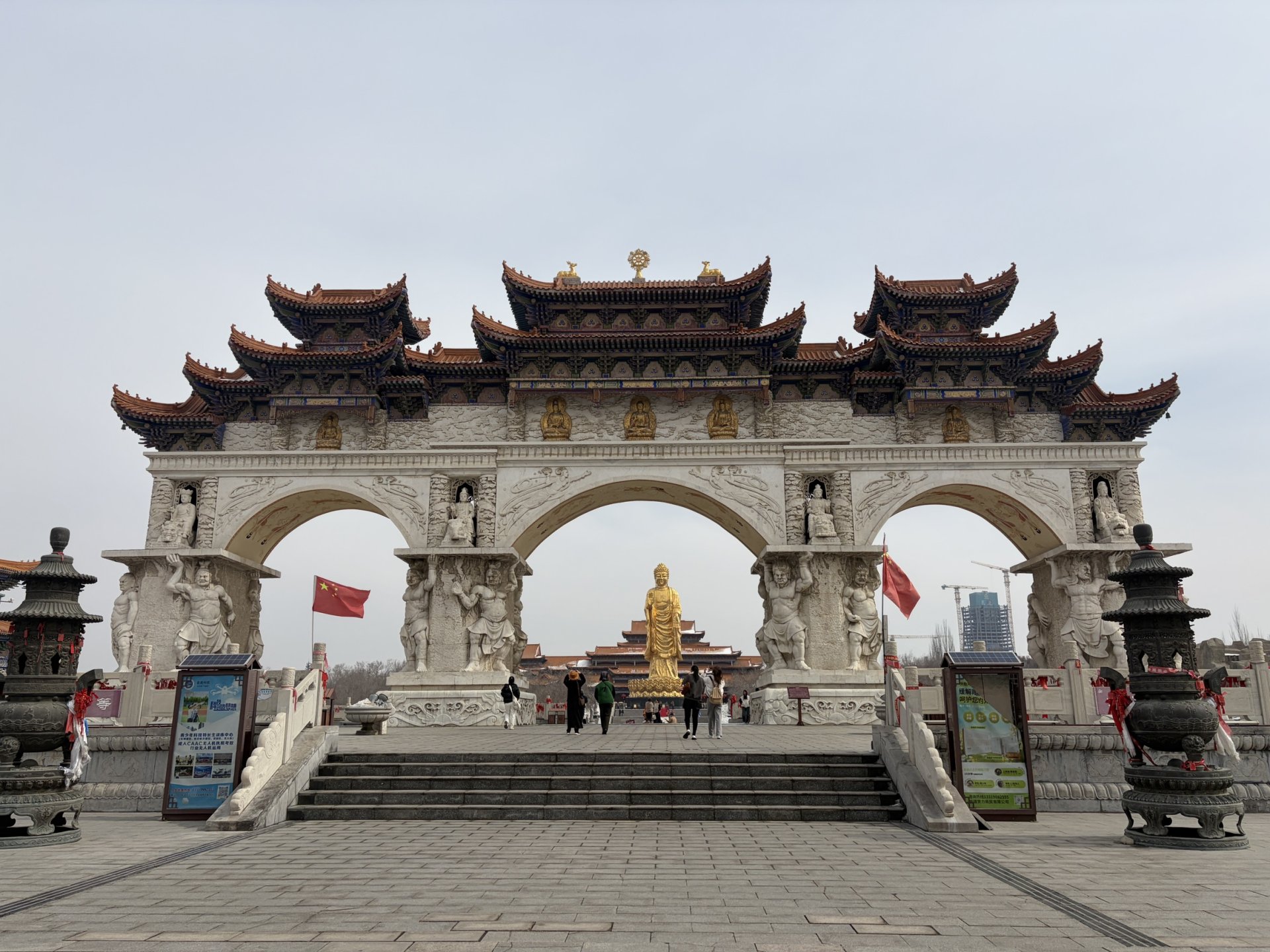 วัดพระใหญ่หงกวงซาน ซินเจียงเหนือ ประเทศจีน