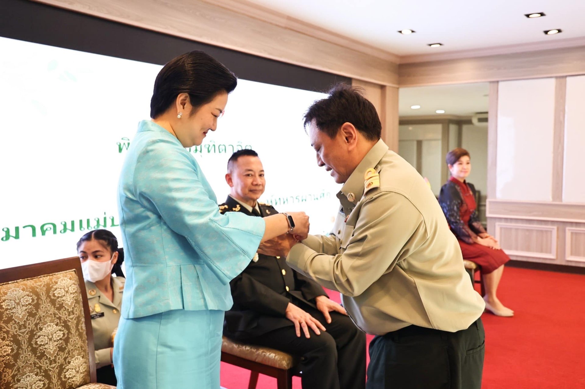 รพ.ผศ.จัดพิธีแสดงมุฑิตาจิต แด่ นายกสมาคมแม่บ้านองค์การสงเคราะห์ทหารผ่านศึก  รพ.ผศ.จัดพิธีแสดงมุฑิตาจิต แด่ นายกสมาคมแม่บ้านองค์การสงเคราะห์ทหารผ่านศึก