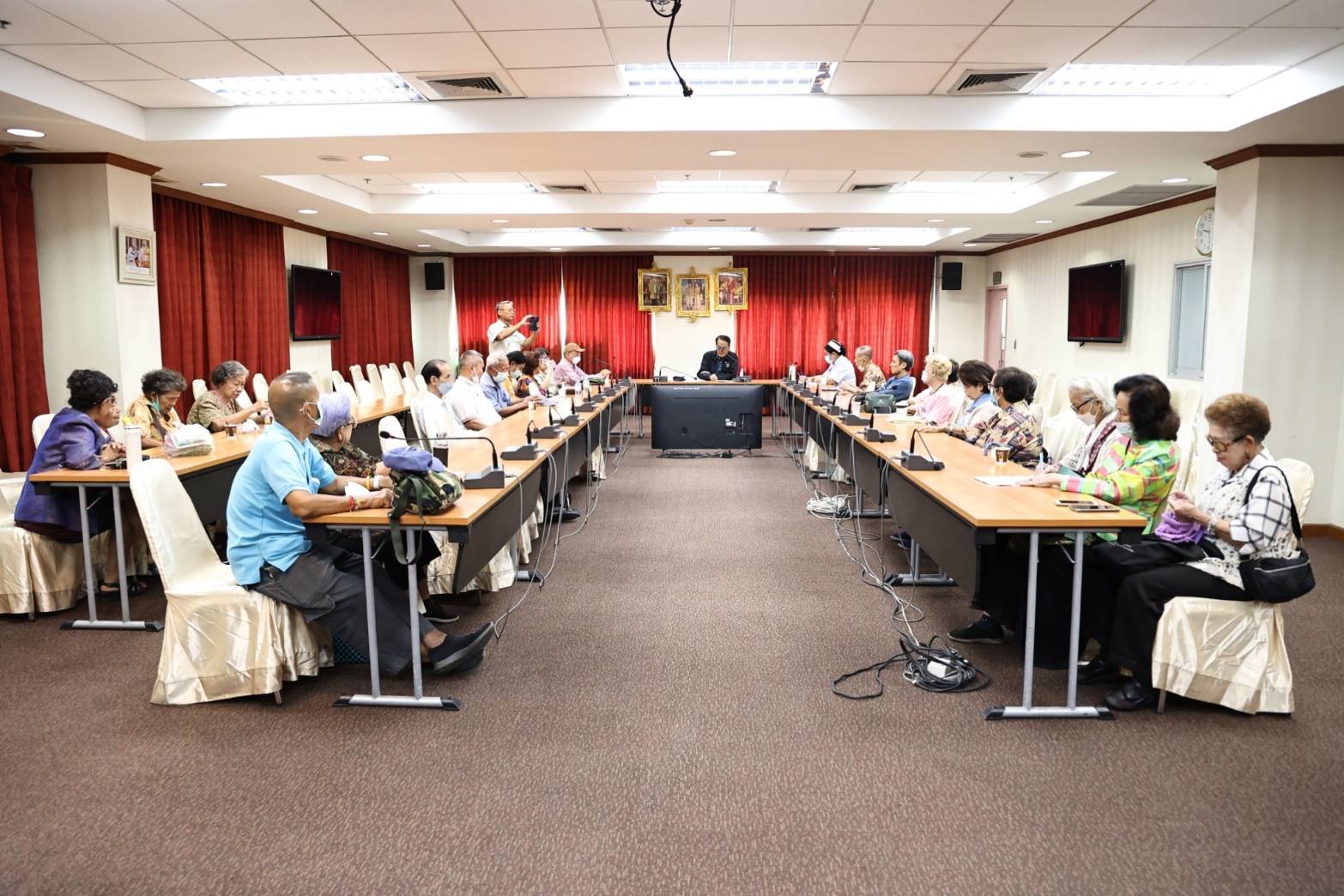 คณะทำงานโครงการพัฒนาคุณภาพชีวิตผู้สูงอายุ โรงพยาบาลทหารผ่านศึก ได้จัดประชุมและบรรยายวิชาการให้กับสมาชิกชมรมผู้สูงอายุ รพ.ผศ. 