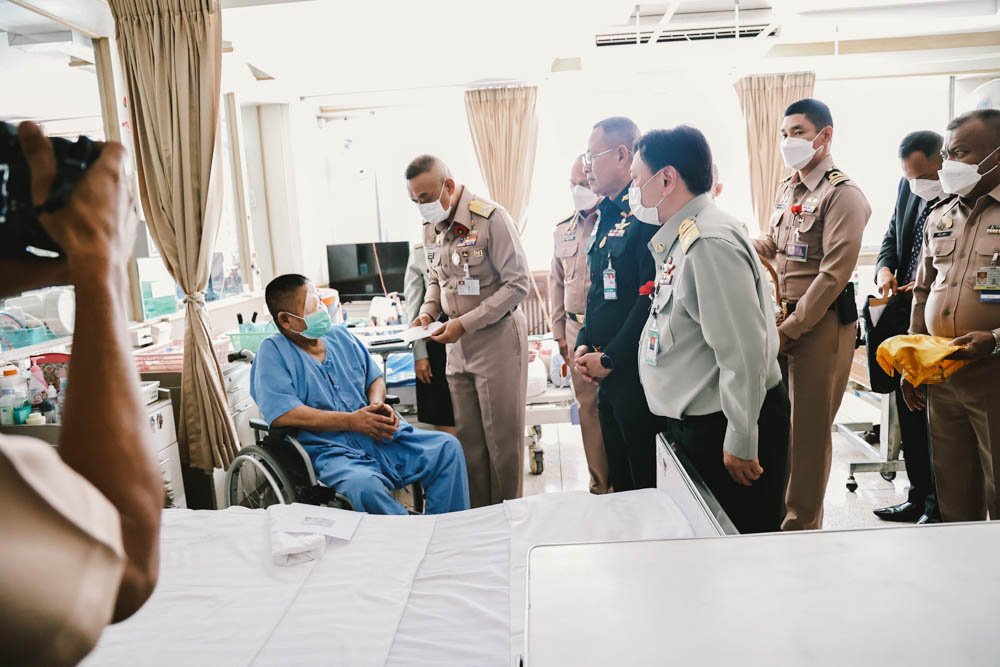 ผู้บัญชาการทหารเรือ เข้าเยี่ยมบำรุงขวัญทหารผ่านศึกที่พักรักษาตัว ณ รพ.ผศ. ผู้บัญชาการทหารเรือ เข้าเยี่ยมบำรุงขวัญทหารผ่านศึกที่พักรักษาตัว ณ รพ.ผศ.