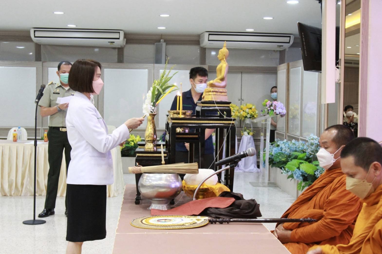 โรงพยาบาลทหารผ่านศึก จัดพิธีทำบุญถวายสังฆทาน เพื่ออุทิศส่วนกุศลแก่ทหารผ่านศึกและผู้ป่วยทั่วไปที่ล่วงลับ โดย เภสัชกรหญิงปรียารมย์ ศิวะแพทย์ ผู้ชำนาญการโรงพยาบาลทหารผ่านศึก เป็นประธานในพิธี โรงพยาบาลทหารผ่านศึก จัดพิธีทำบุญถวายสังฆทาน เพื่ออุทิศส่วนกุศลแก่ทหารผ่านศึกและผู้ป่วยทั่วไปที่ล่วงลับ โดย เภสัชกรหญิงปรียารมย์ ศิวะแพทย์ ผู้ชำนาญการโรงพยาบาลทหารผ่านศึก เป็นประธานในพิธี