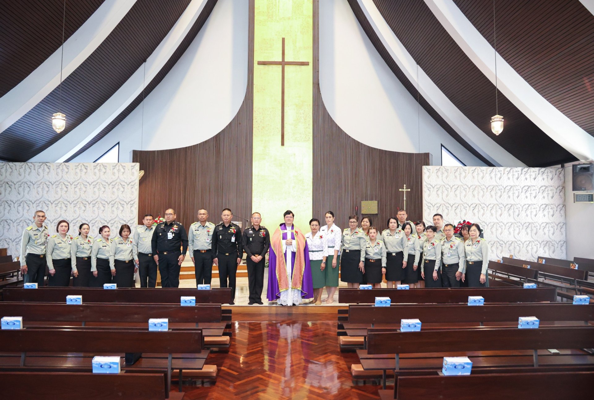 องค์การสงเคราะห์ทหารผ่านศึกในพระบรมราชูปถัมภ์ ได้จัดพิธีบำเพ็ญกุศลทางศาสนาคริสต์ โดยมี พลเอก เดชนิธิศ  เหลืองงามขำ ผู้อำนวยการองค์การสงเคราะห์ทหารผ่านศึก เป็นประธานในพิธี