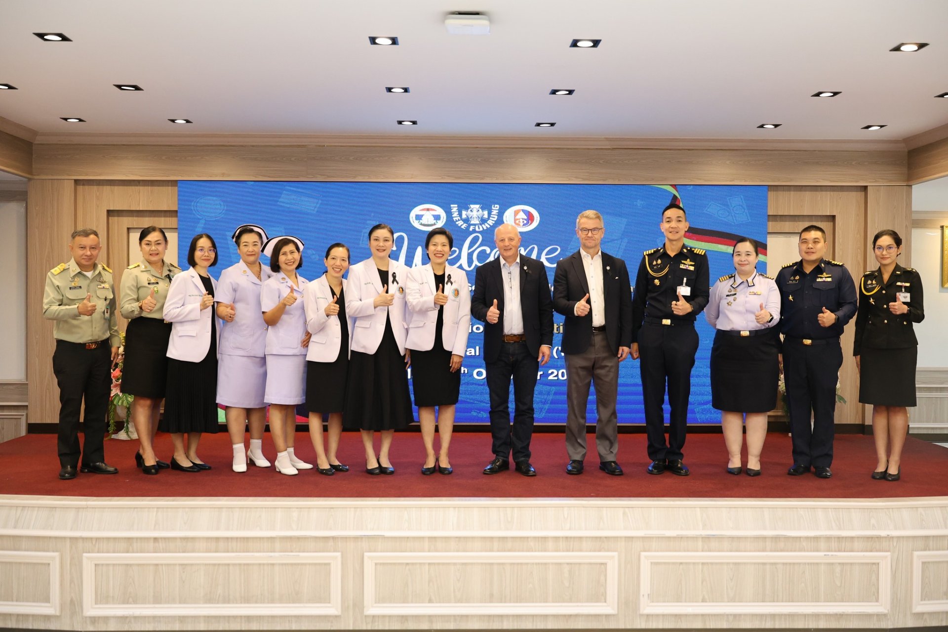 คณะจากสาธารณรัฐเยอรมันนี และเจ้าหน้าที่จากสถาบันวิชาการป้องกันประเทศ เข้าเยี่ยมบำรุงขวัญ และเยี่ยมชมการการดำเนินงานของโรงพยาบาลทหารผ่านศึก  คณะจากสาธารณรัฐเยอรมันนี และเจ้าหน้าที่จากสถาบันวิชาการป้องกันประเทศ เข้าเยี่ยมบำรุงขวัญ และเยี่ยมชมการการดำเนินงานของโรงพยาบาลทหารผ่านศึก