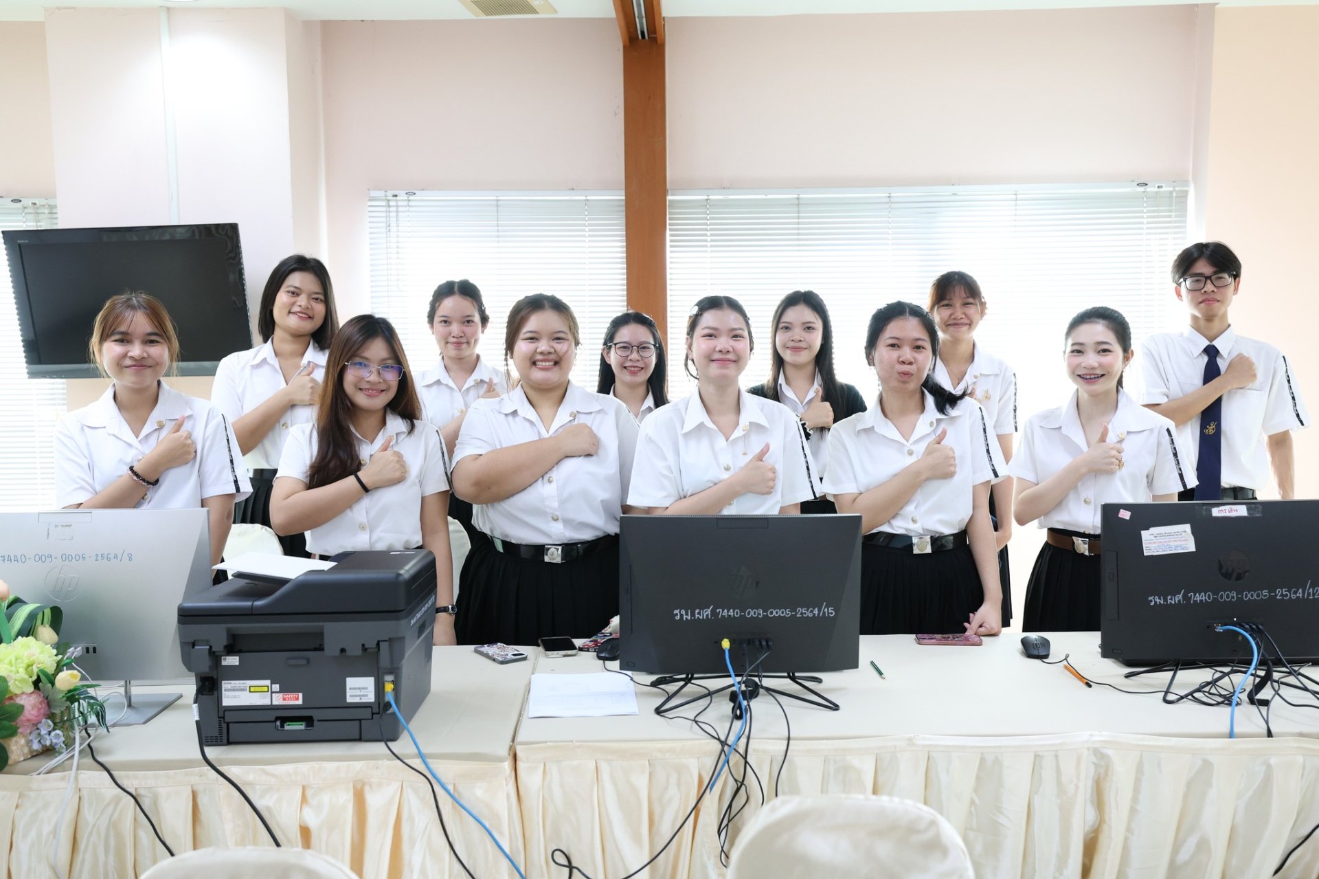 น้องบัญชีอาสายื่นภาษีในโครงการบริการวิชาการยื่นภาษีออนไลน์