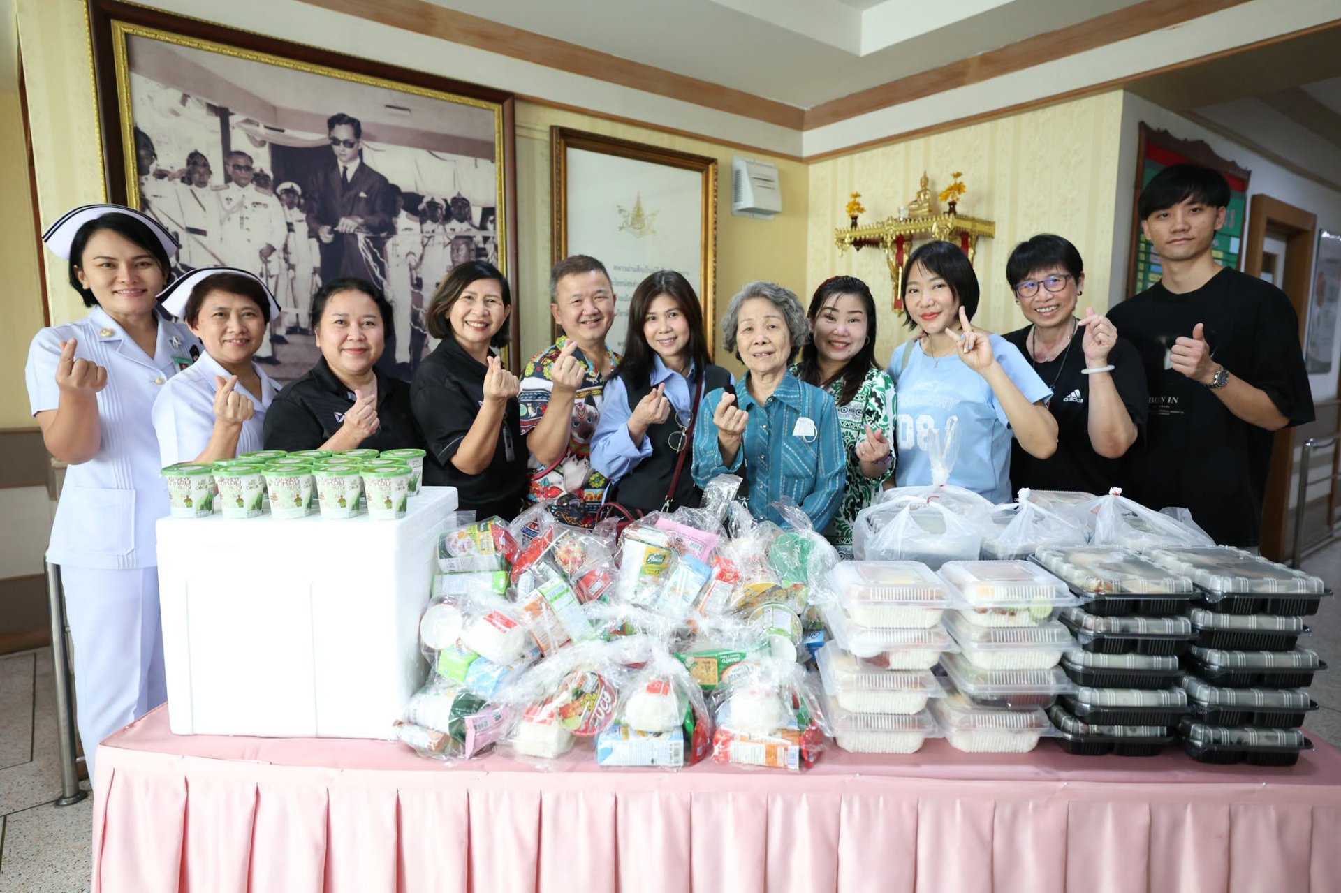 ครอบครัวสายบุญ ร่วมทำบุญในวันคล้ายวันเกิด อิ่มใจในทุกการให้ และสุขใจในทุกการแบ่งปัน 