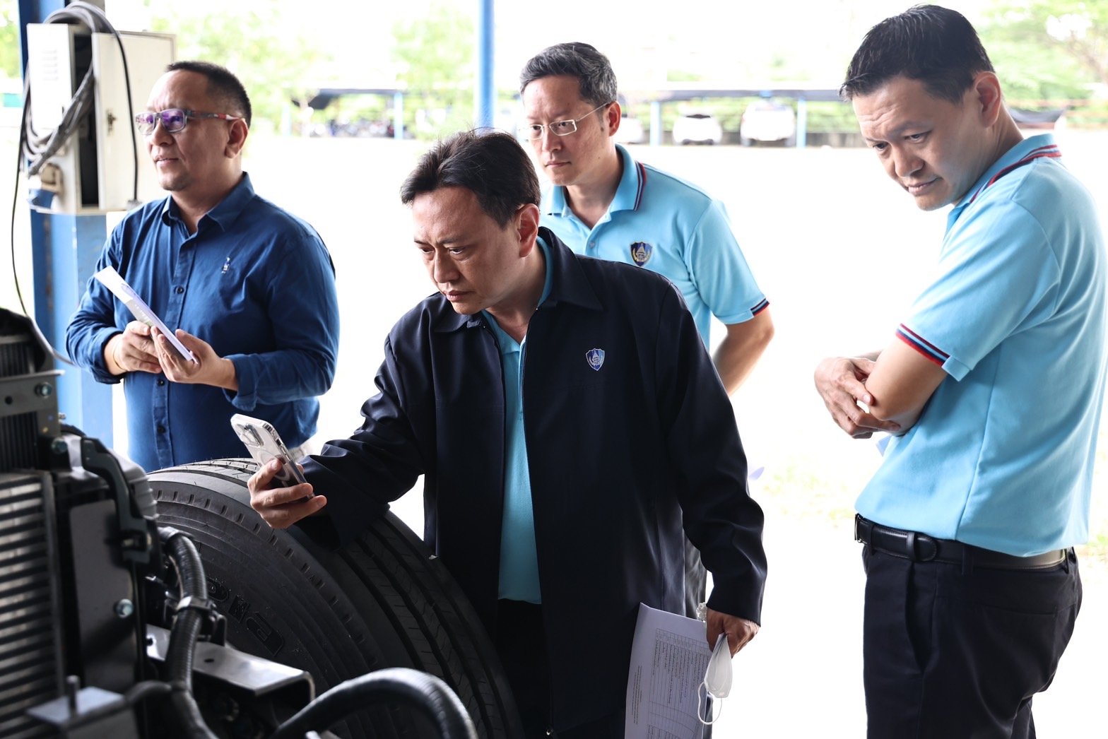 วันที่ ๑๕ สิงหาคม ๒๕๖๖  นายแพทย์ สง่า  พินิจพิชิตกุล  ผู้อำนวยการโรงพยาบาลทหารผ่านศึกและคณะผู้บริหารโรงพยาบาลฯ พร้อมเจ้าหน้าที่ตรวจรับการจัดทำรถกายอุปกรณ์เคลื่อนที่ และรถบรรทุกวัสดุอุปกรณ์ ตรวจเยี่ยมการประกอบรถฯ วันที่ ๑๕ สิงหาคม ๒๕๖๖  นายแพทย์ สง่า  พินิจพิชิตกุล  ผู้อำนวยการโรงพยาบาลทหารผ่านศึกและคณะผู้บริหารโรงพยาบาลฯ พร้อมเจ้าหน้าที่ตรวจรับการจัดทำรถกายอุปกรณ์เคลื่อนที่ และรถบรรทุกวัสดุอุปกรณ์ ตรวจเยี่ยมการประกอบรถฯ