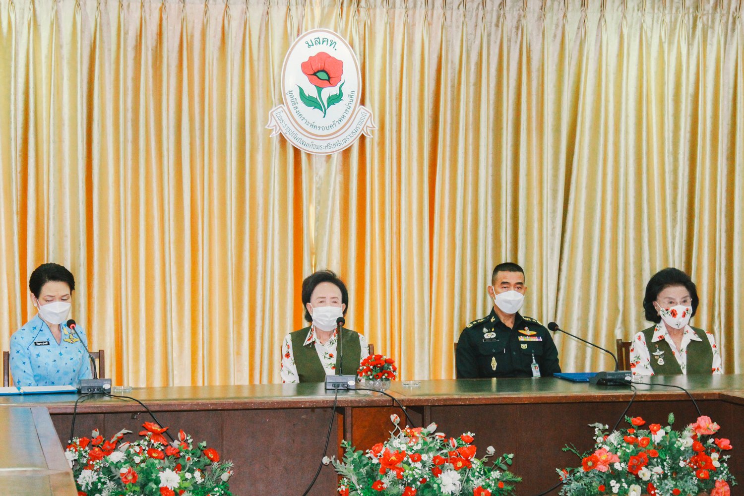 คุณปัญญดาว ธูปะเตมีย์ นายกสมาคมแม่บ้านทหารอากาศ เยี่ยมเยียนมอบเงินบำรุงขวัญ คุณปัญญดาว ธูปะเตมีย์ นายกสมาคมแม่บ้านทหารอากาศ เยี่ยมเยียนมอบเงินบำรุงขวัญ