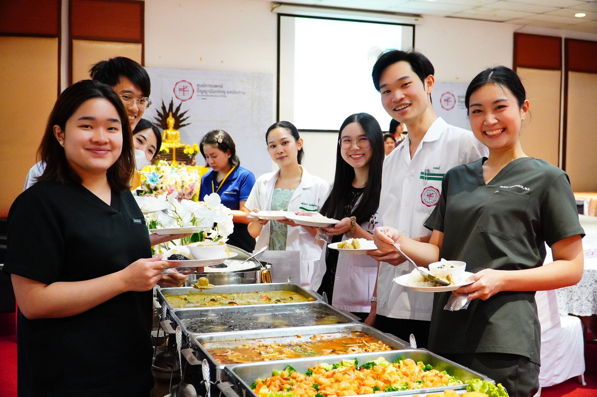 จัดเลี้ยงบุฟเฟ่ต์ ศูนย์การแพทย์ปัญญานันทภิกขุ ชลประทาน