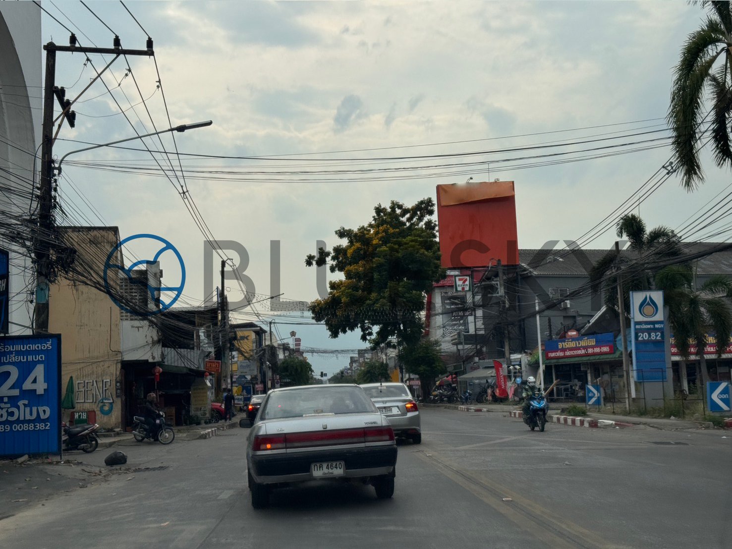 Bluesky Billboard ป้ายแยกหนองประทีป (ตลาดเอื้องคำ)จ.เชียงใหม่