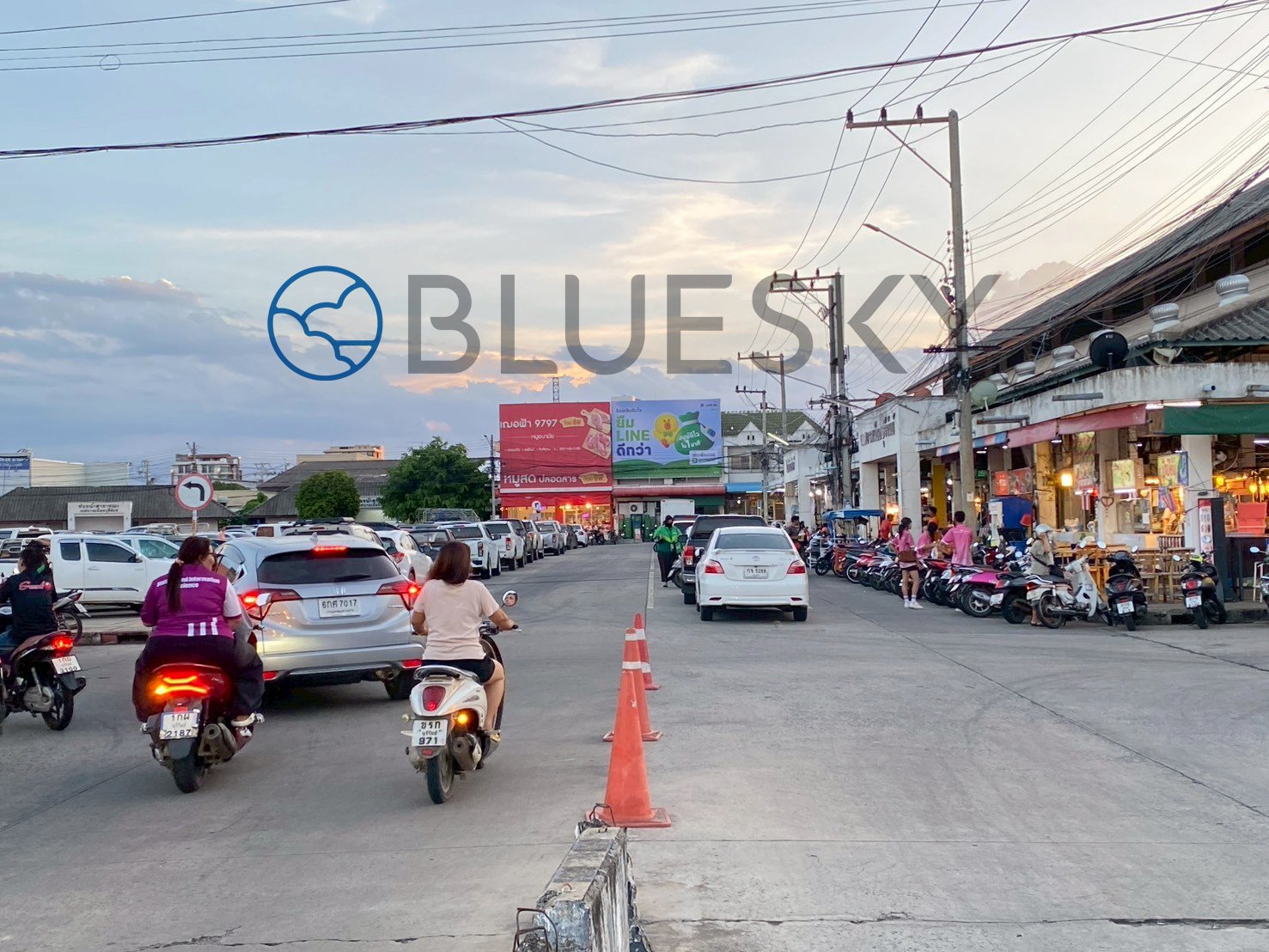 Bluesky ป้าย Billboard ทางเข้าตลาดไนท์บาซาร์ เทศบาลเมืองบุรีรัมย์