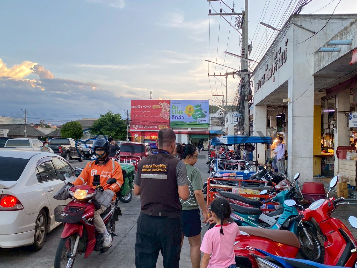 Bluesky ป้าย Billboard ทางเข้าตลาดไนท์บาซาร์ เทศบาลเมืองบุรีรัมย์