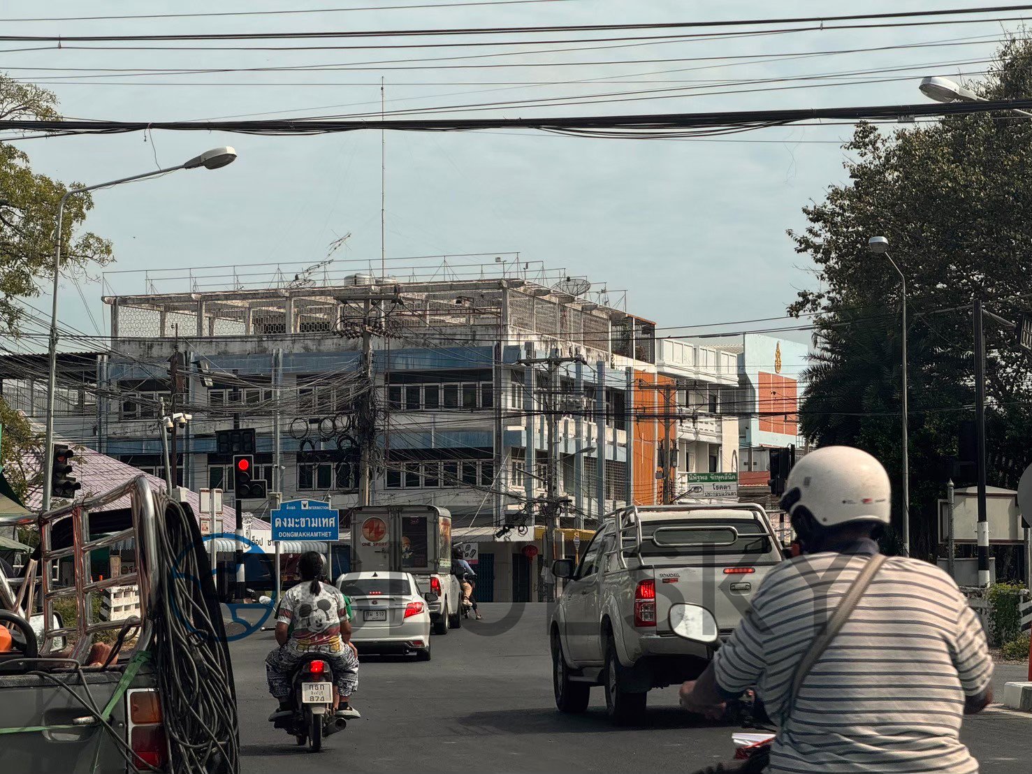 Bluesky Billboard ป้าย  Billboard  สี่แยกดงมะขามเทศ (ตลาดเกษตร ) จ.สิงห์บุรี 