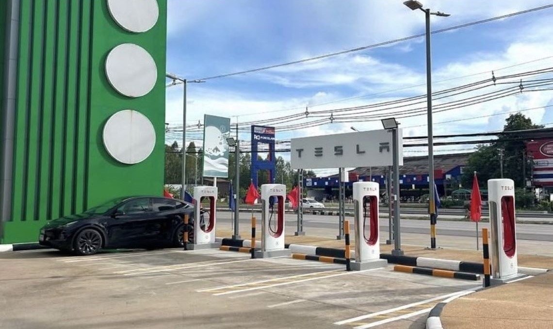 Tesla Supercharger 250 kW@VT แหนมเนือง อุดร