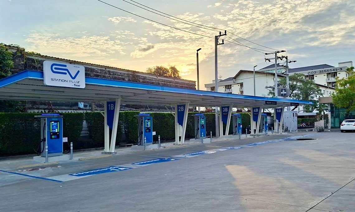 รุ่นย่อยหลักๆ คือ Tech Plus ราคา 3,299,000 และ Tech Pro ราคา 3,899,000 บาท