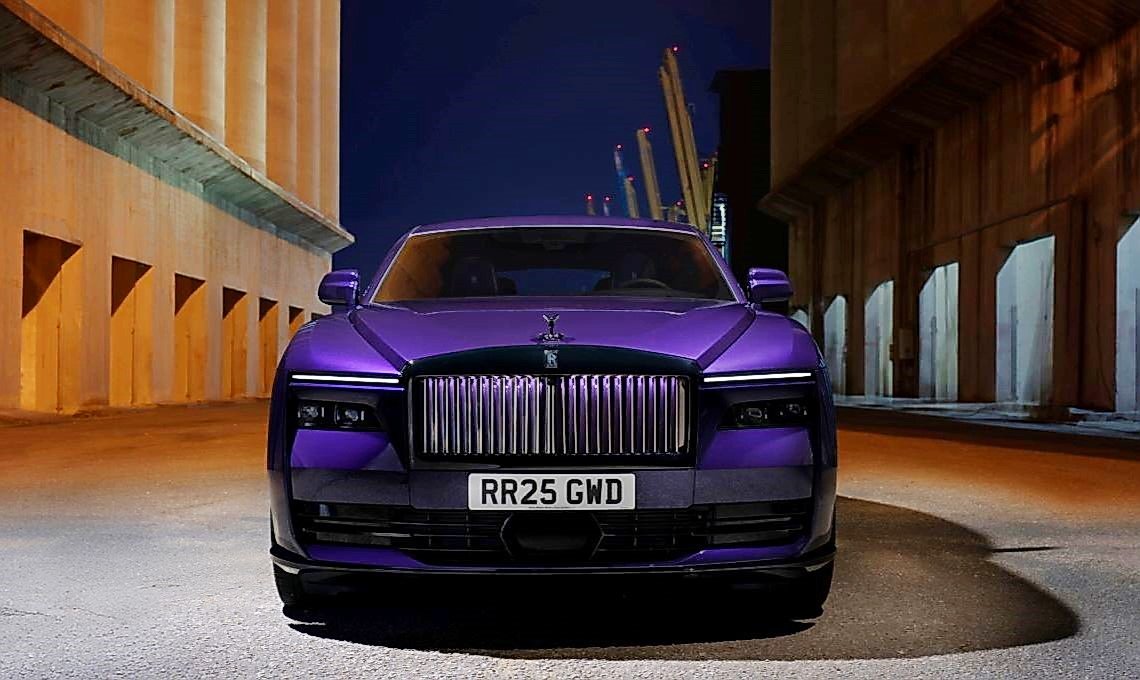 Rolls-Royce Black Badge Spectre รถ EV ระดับ Ultra-Luxury