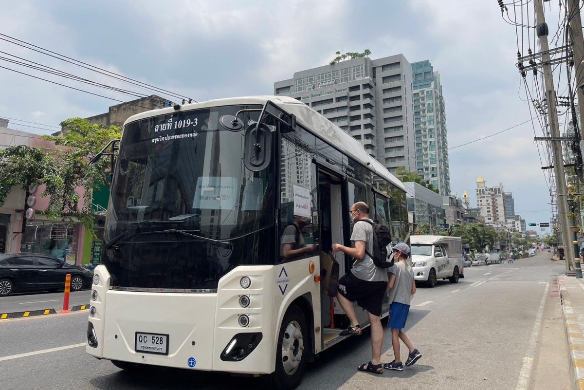 เรว่ ชวนสัมผัสการเดินทางด้วยรถบัสไฟฟ้า BYD B70 ฟรี! ยานทองหล่อ ระหว่างวันที่ 1-30 เม.ย.2567 เรว่ ชวนสัมผัสการเดินทางด้วยรถบัสไฟฟ้า BYD B70 ฟรี! ยานทองหล่อ ระหว่างวันที่ 1-30 เม.ย.2567