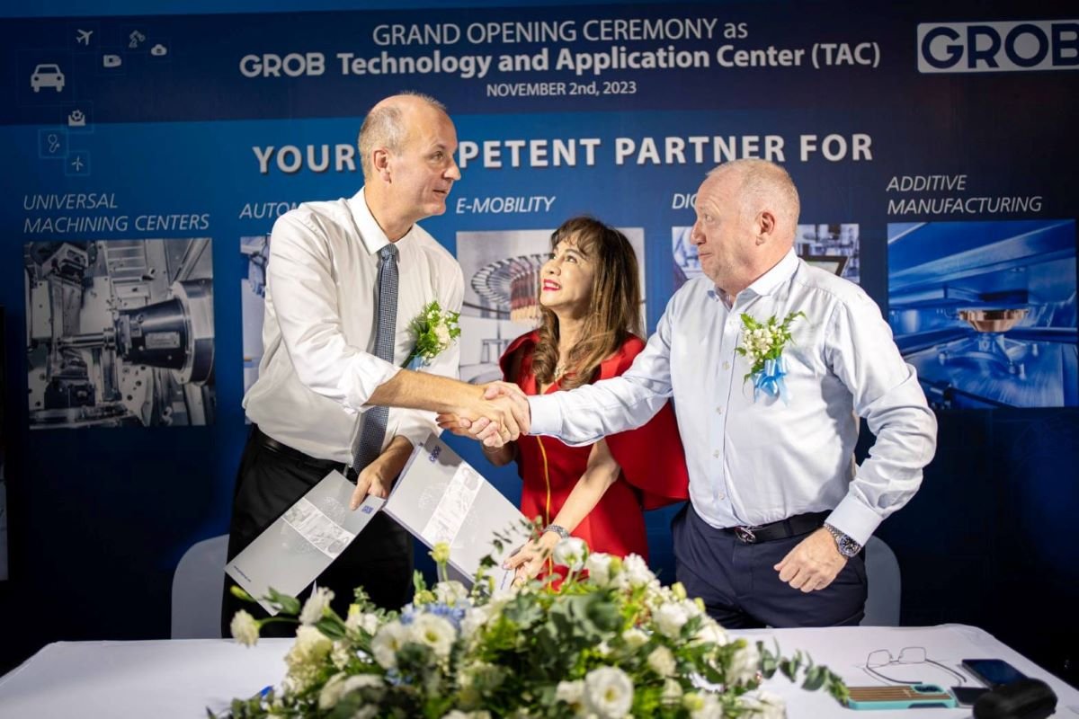 Powertech Group เธเธฑเธเธกเธทเธญ GROB เธเธฅเธดเธเนเธเธเนเธเธญเธฃเธตเนเนเธเนเธเธชเธณเธซเธฃเธฑเธเธฃเธ EV เธเนเธญเธเนเธฃเธเธเธฒเธ ...