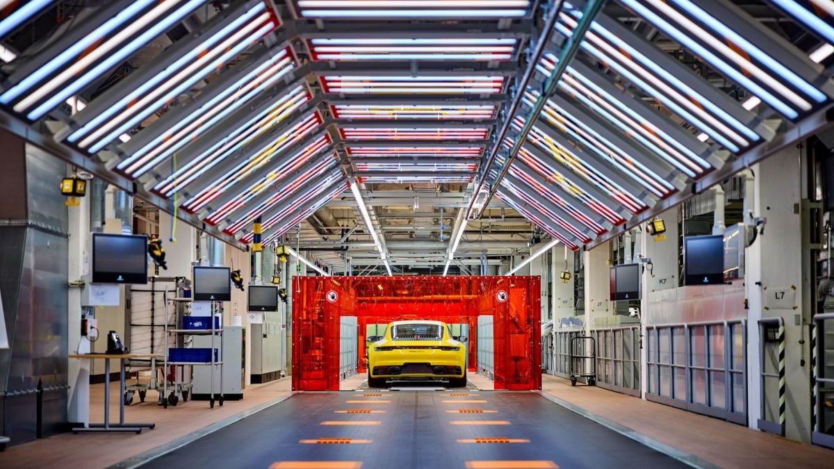 Porsche ปรับปรุงโรงงานที่เมือง Stuttgart-Zuffenhausen เพื่อผลิตรถสปอร์ตไฟฟ้ารุ่น 718 เจเนอเรชันถัดไป 