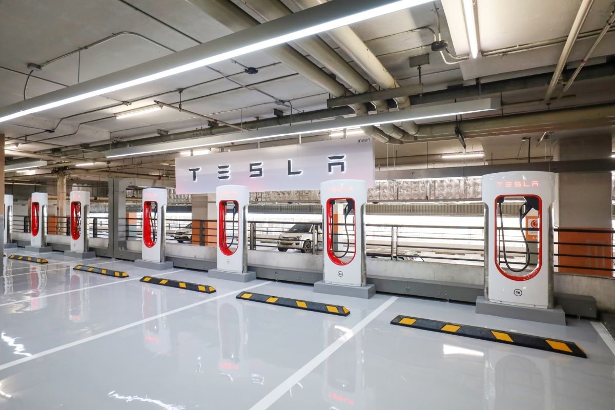 TESLA ขยายเครือข่ายสถานี Supercharger ทั่วโลก