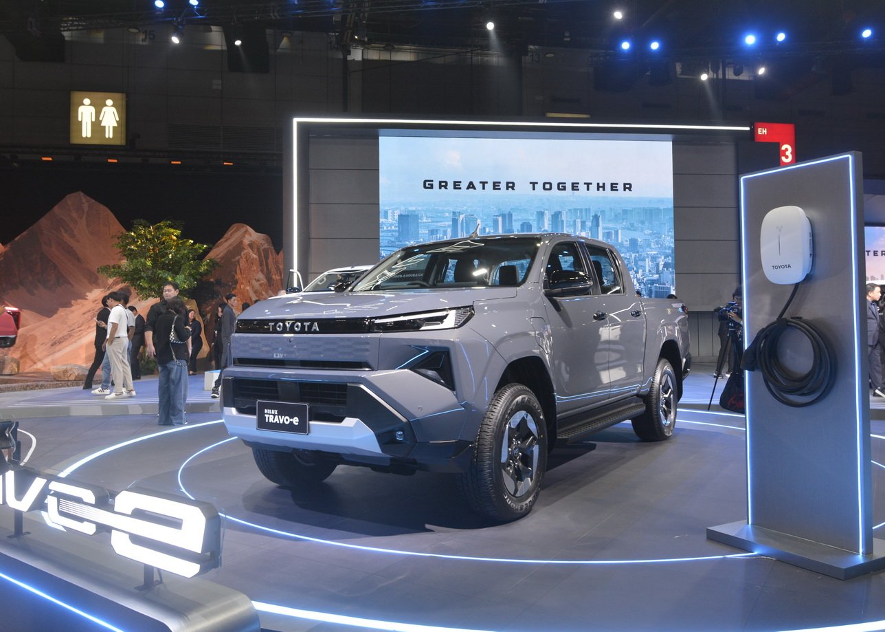 Toyota Hilux Travo-e “Double Cab 4TREX”