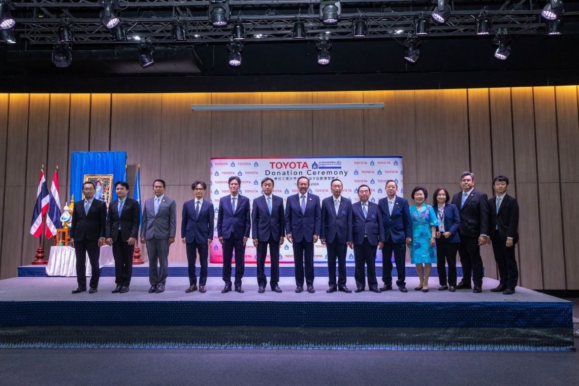 โตโยต้า จับมือ สมาคมความร่วมมือทางเศรษฐกิจญี่ปุ่น-ไทย มอบรถยนต์ HEV BEV และดีเซล โตโยต้า จับมือ สมาคมความร่วมมือทางเศรษฐกิจญี่ปุ่น-ไทย มอบรถยนต์ HEV BEV และดีเซล