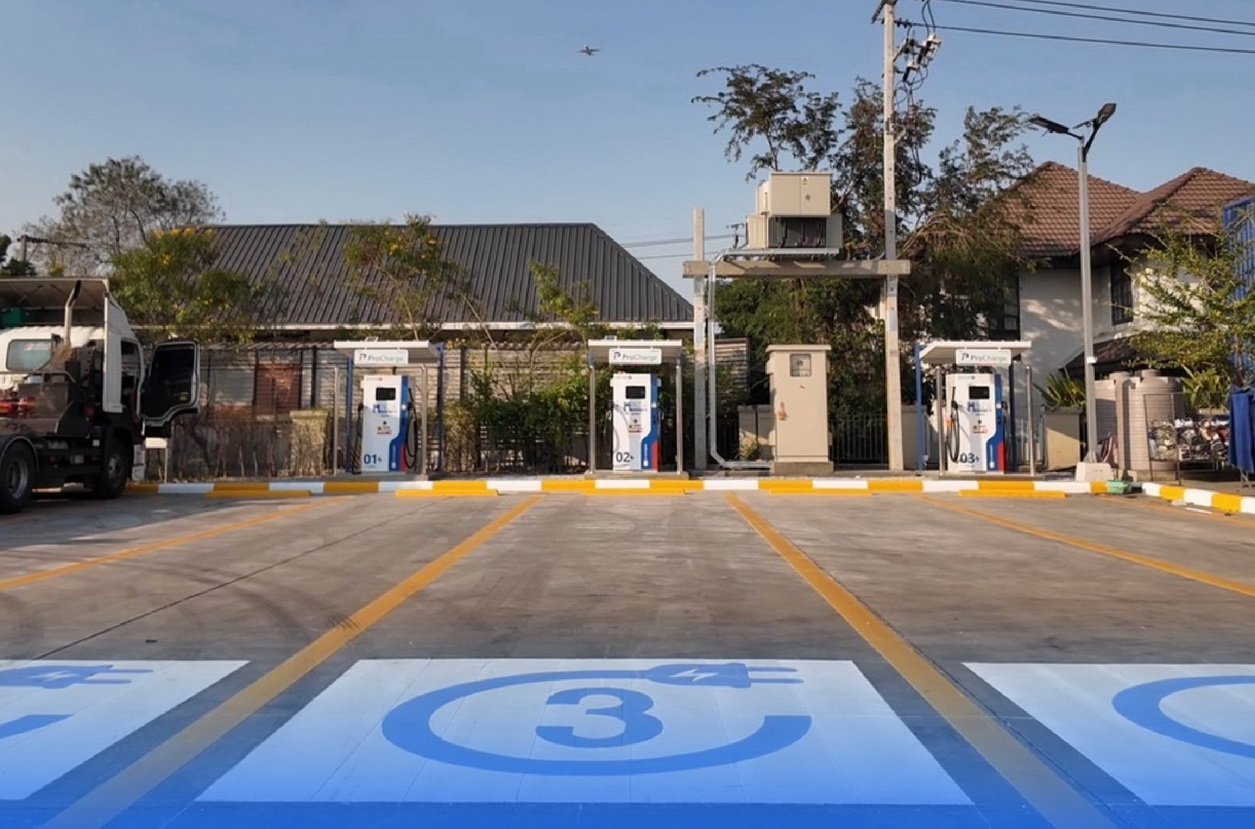 โปรชาร์จ x วันชาร์จ เปิดสถานีชาร์จรถบรรทุก EV ภายในปั๊มบางจาก สาขาเจ้าคุณทหาร  โปรชาร์จ x วันชาร์จ เปิดสถานีชาร์จรถบรรทุก EV ภายในปั๊มบางจาก สาขาเจ้าคุณทหาร