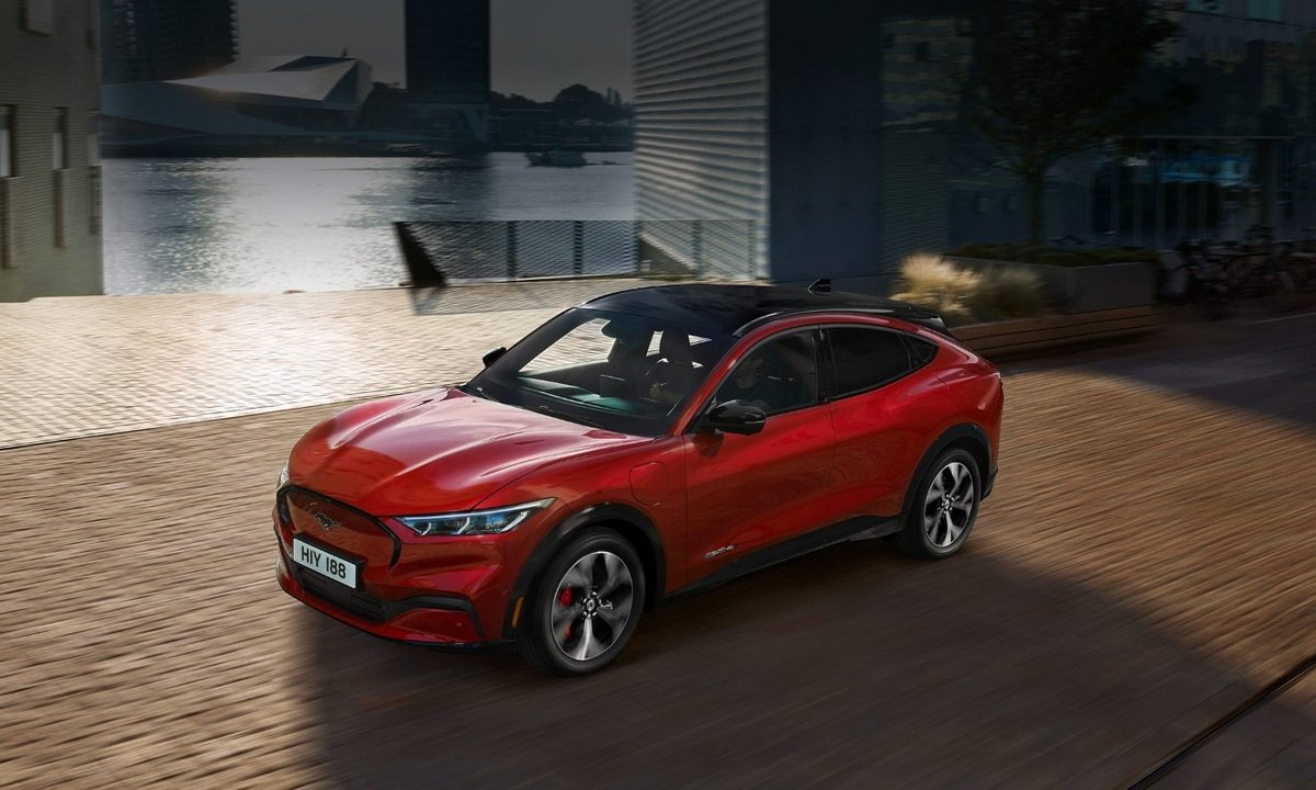 FORD MUSTANG MACH-E AWD รถ SUV ไฟฟ้า 100%  FORD MUSTANG MACH-E AWD รถ SUV ไฟฟ้า 100%