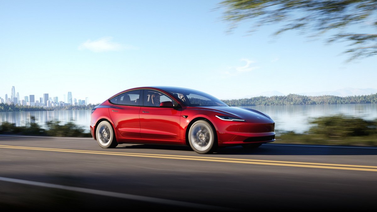 Tesla Model 3 เวอร์ชั่นอัพเกรด รุ่น Long Range