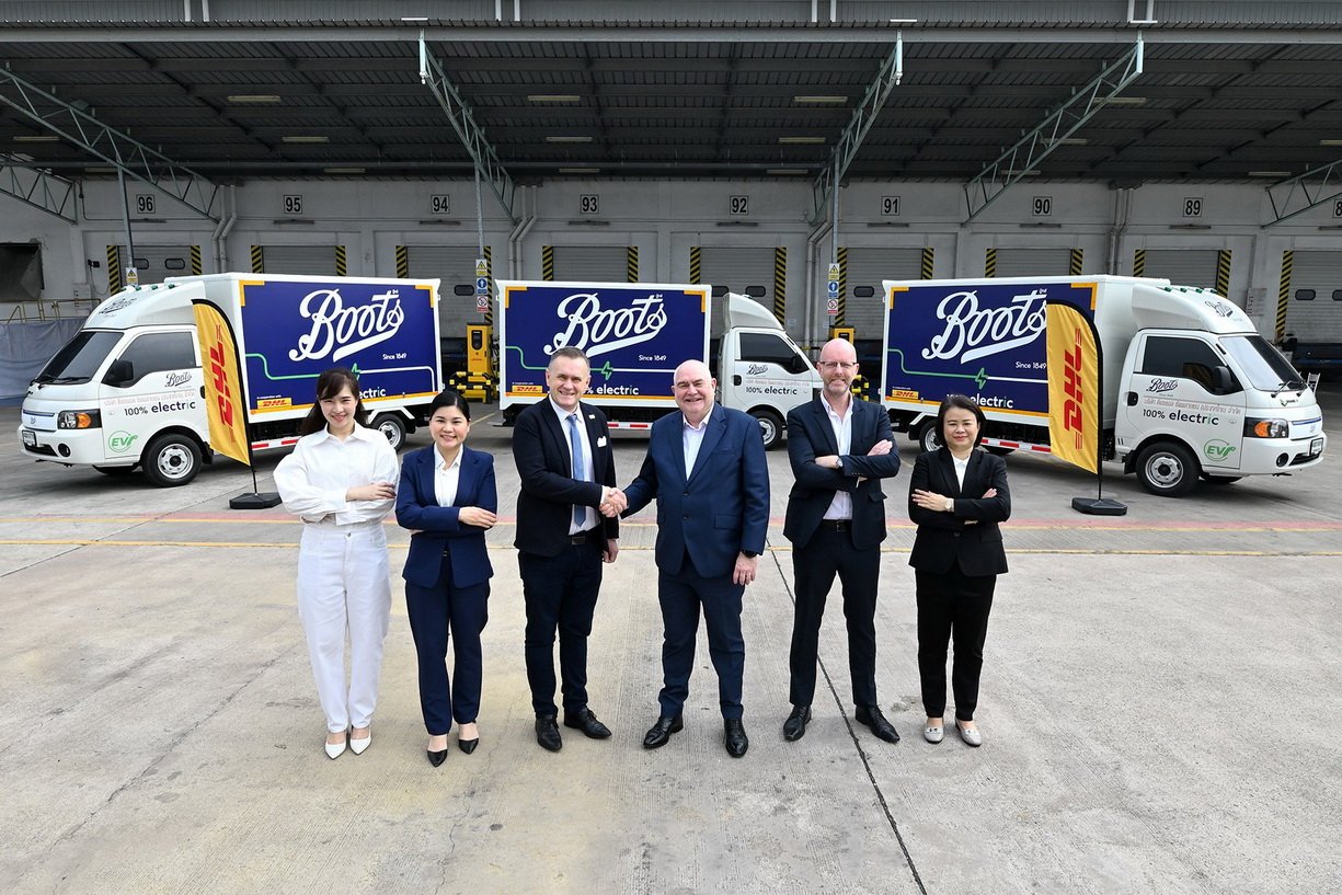 Boots x DHL ใช้ EV Truck ขนส่งผลิตภัณฑ์ส่งร้านบู๊ทส์ Boots x DHL ใช้ EV Truck ขนส่งผลิตภัณฑ์ส่งร้านบู๊ทส์