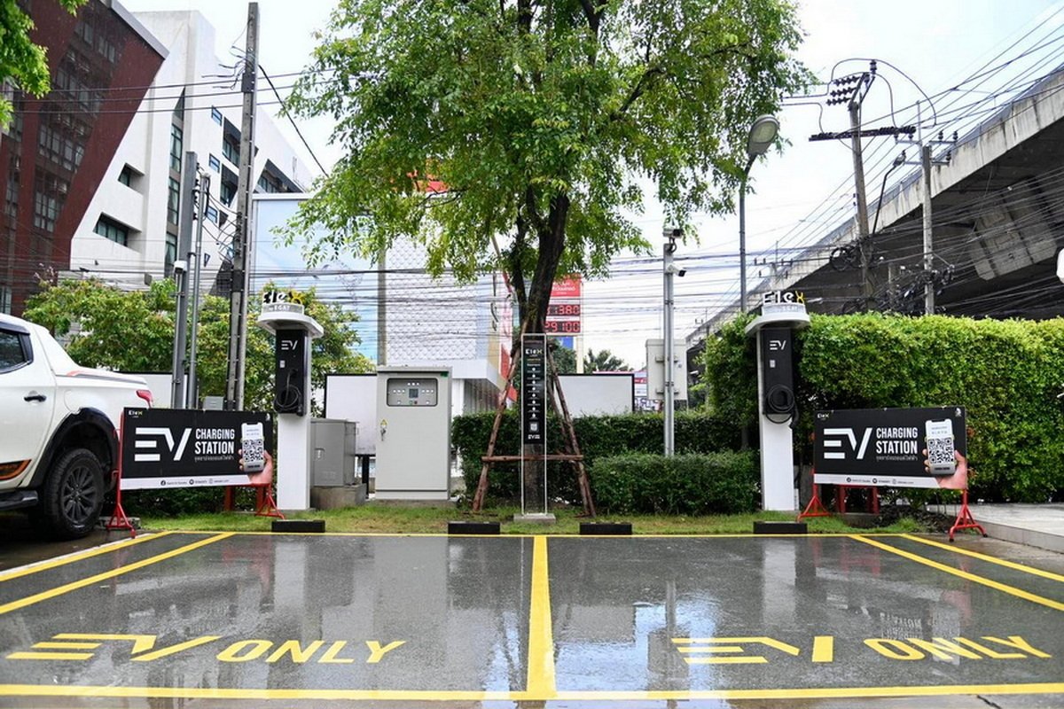 สถานี EleX by EGAT เดอะไนน์ เซ็นเตอร์ พระราม 9  สถานี EleX by EGAT เดอะไนน์ เซ็นเตอร์ พระราม 9